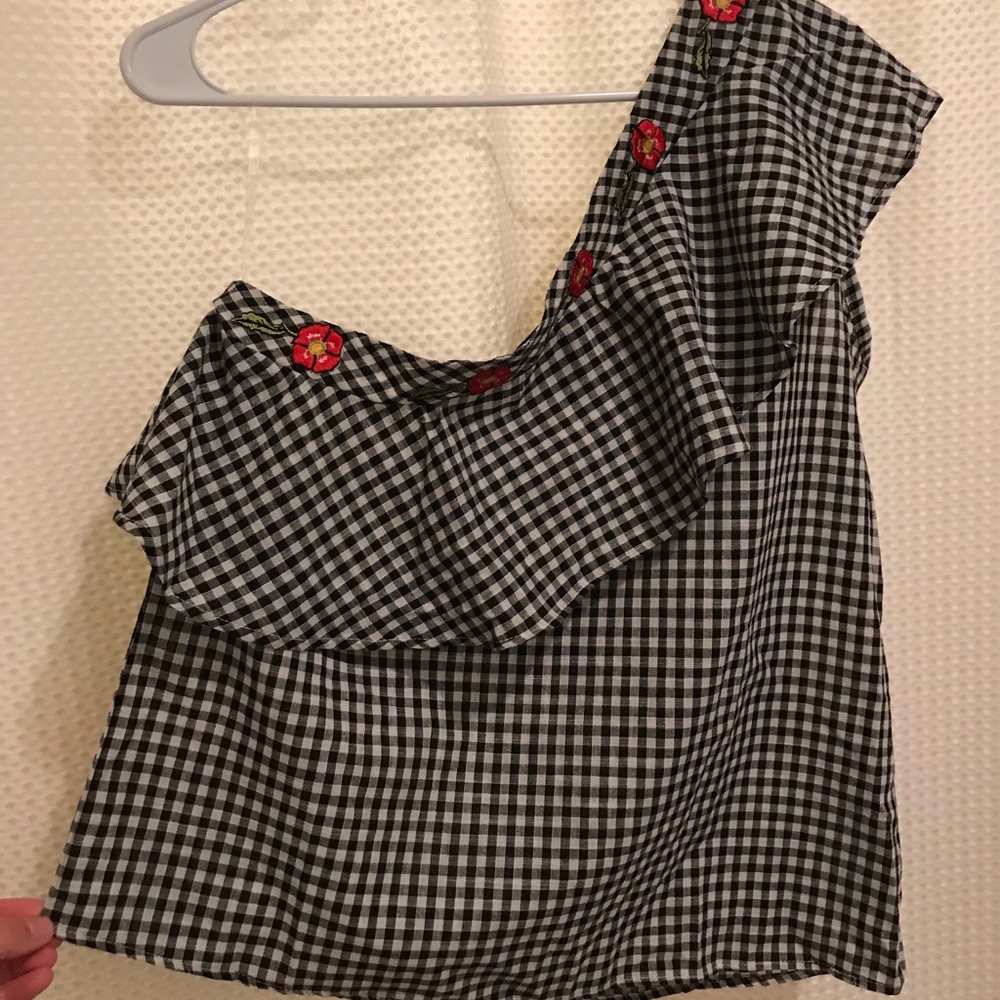 ✨2/$10 | Milan Kiss one shoulder top